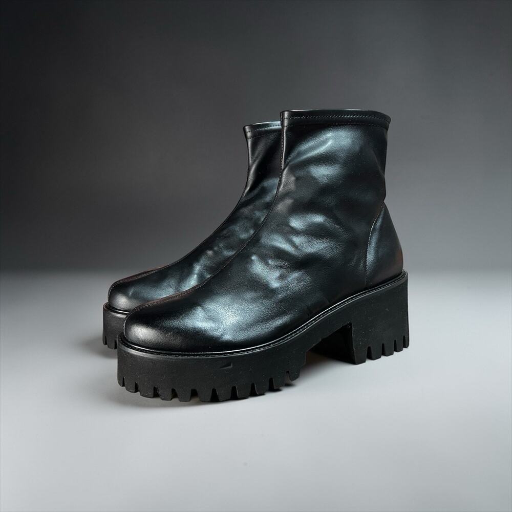 Frame Le Croyden style, featuring a leather upper and a chunky lug sole EU 38.5